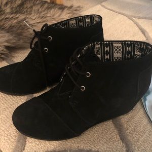 Women’s  Toms wedges/booties
